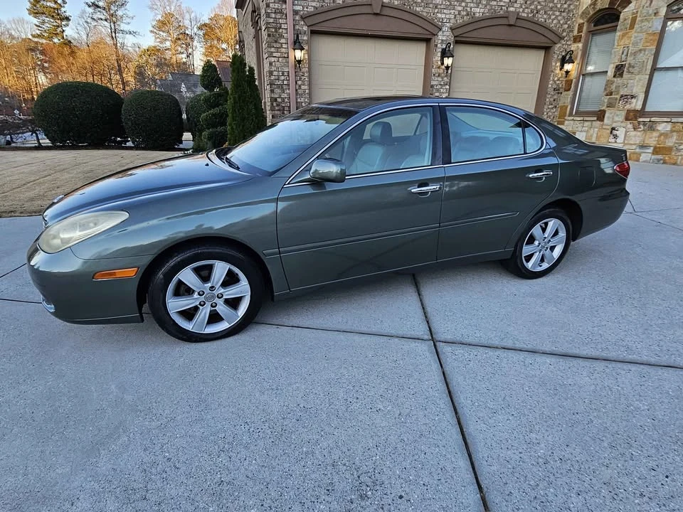 2005 Lexus ES 4th Gen - Image 2 of 11