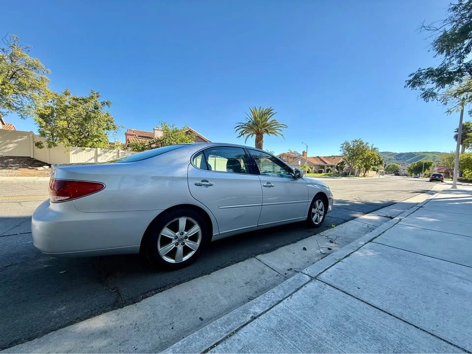 2005 Lexus ES 4th Gen - Image 4 of 13