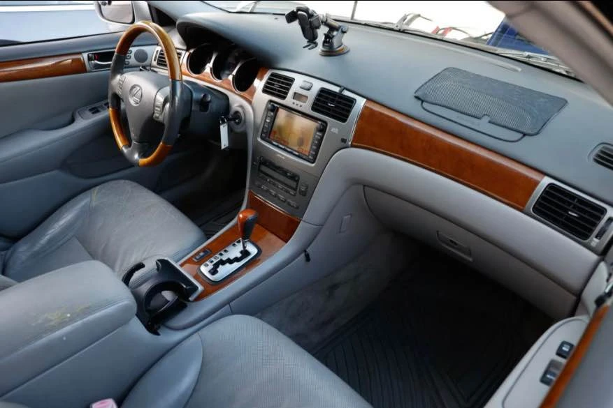 2005 Lexus ES 4th Gen - Image 8 of 10