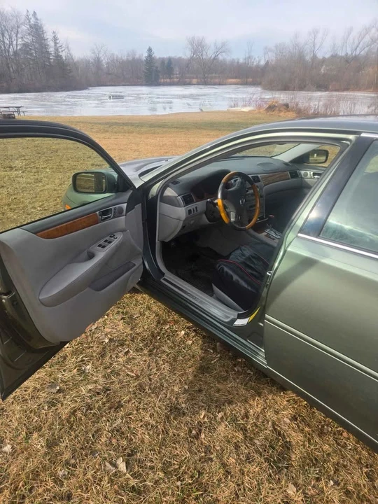 2005 Lexus ES 4th Gen - Image 5 of 14