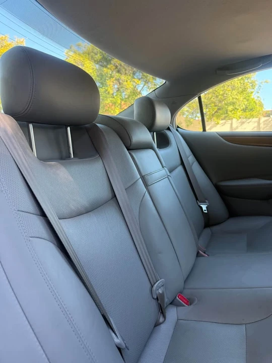 2005 Lexus ES 4th Gen - Image 12 of 13