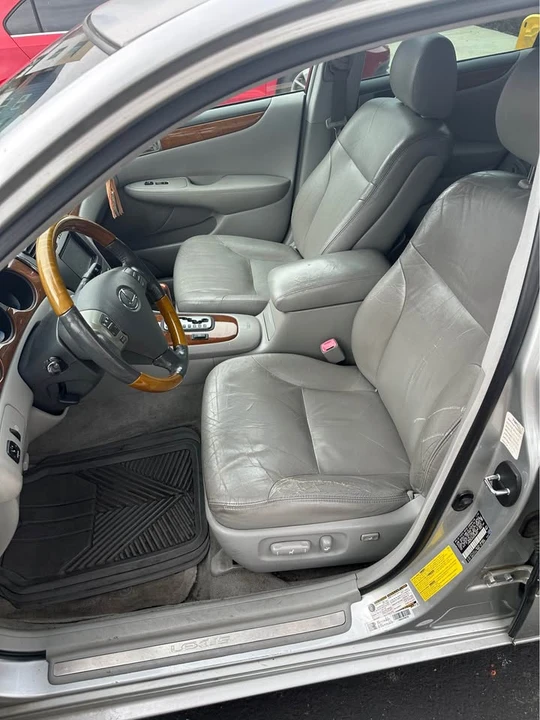 2005 Lexus ES 3rd Gen - Image 14 of 15