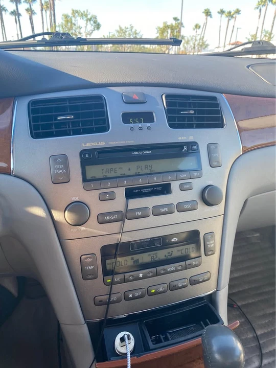 2005 Lexus ES 4th Gen - Image 10 of 11