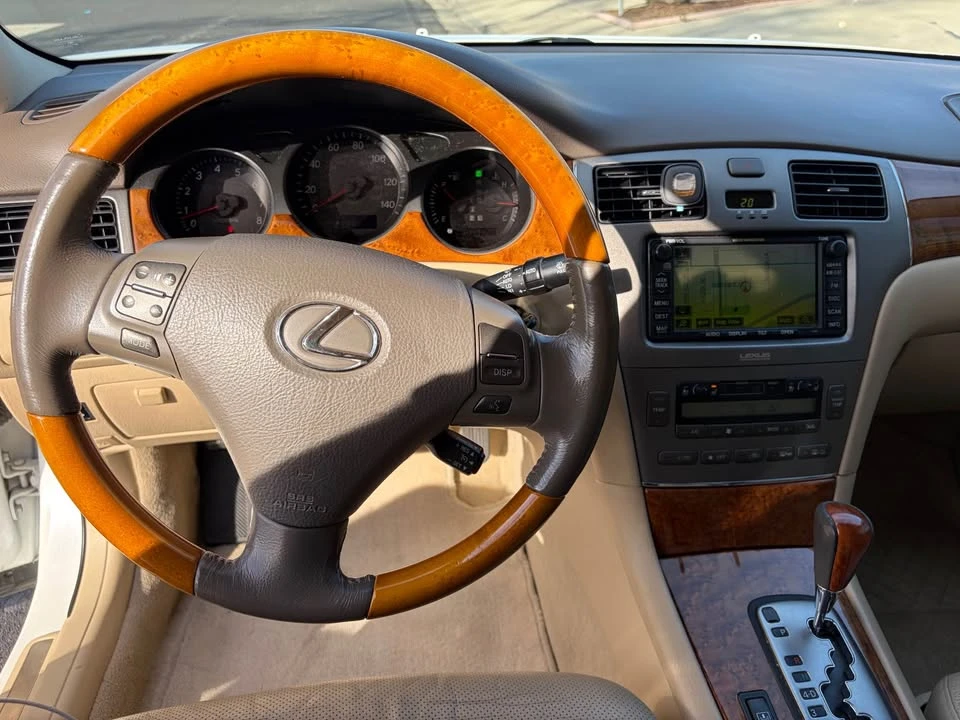 2005 Lexus ES 4th Gen - Image 12 of 14