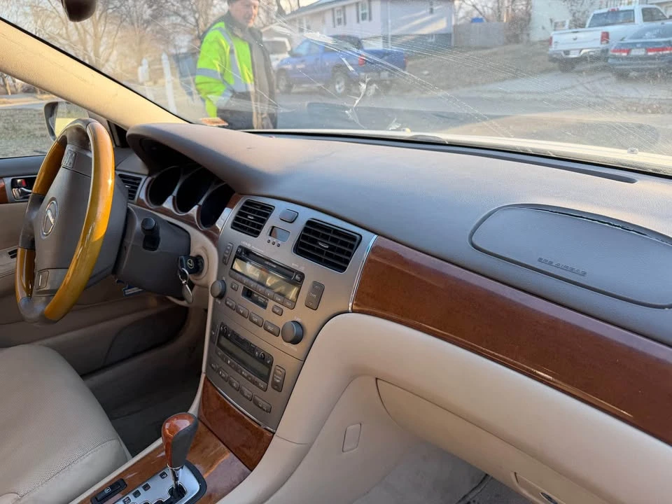 2005 Lexus ES 4th Gen - Image 5 of 8