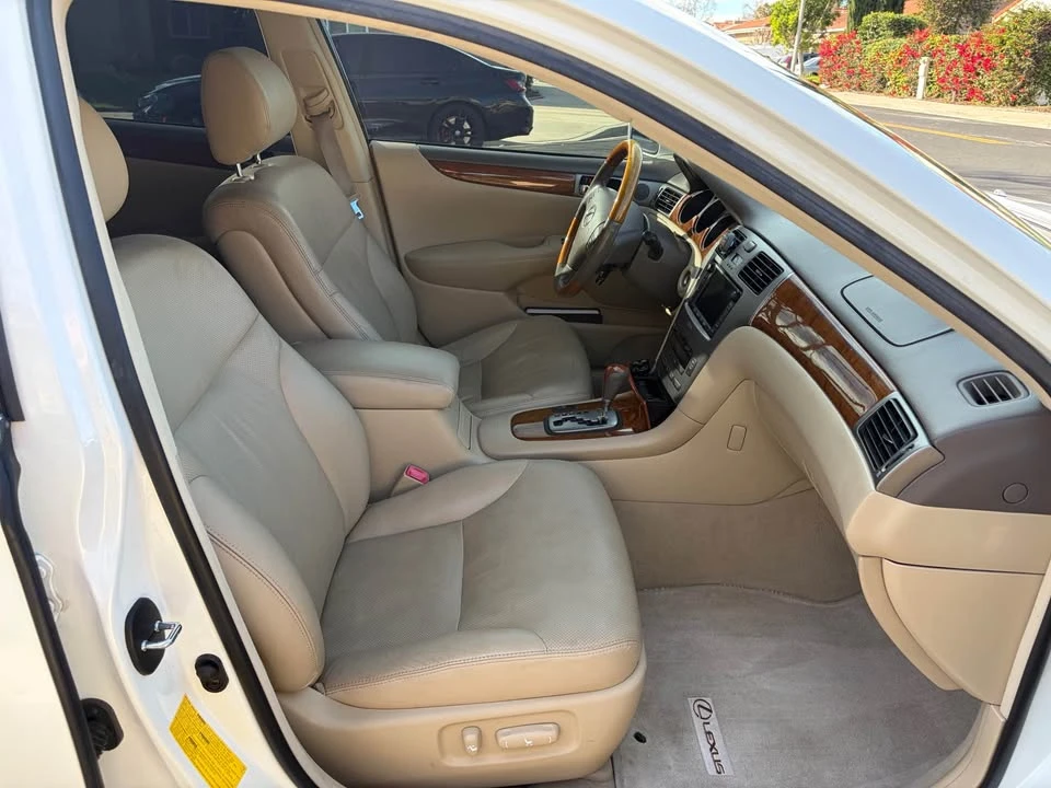 2005 Lexus ES 4th Gen - Image 10 of 14