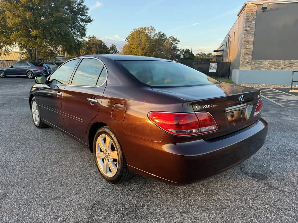 2005 Lexus ES 3rd Gen - Image 3 of 18