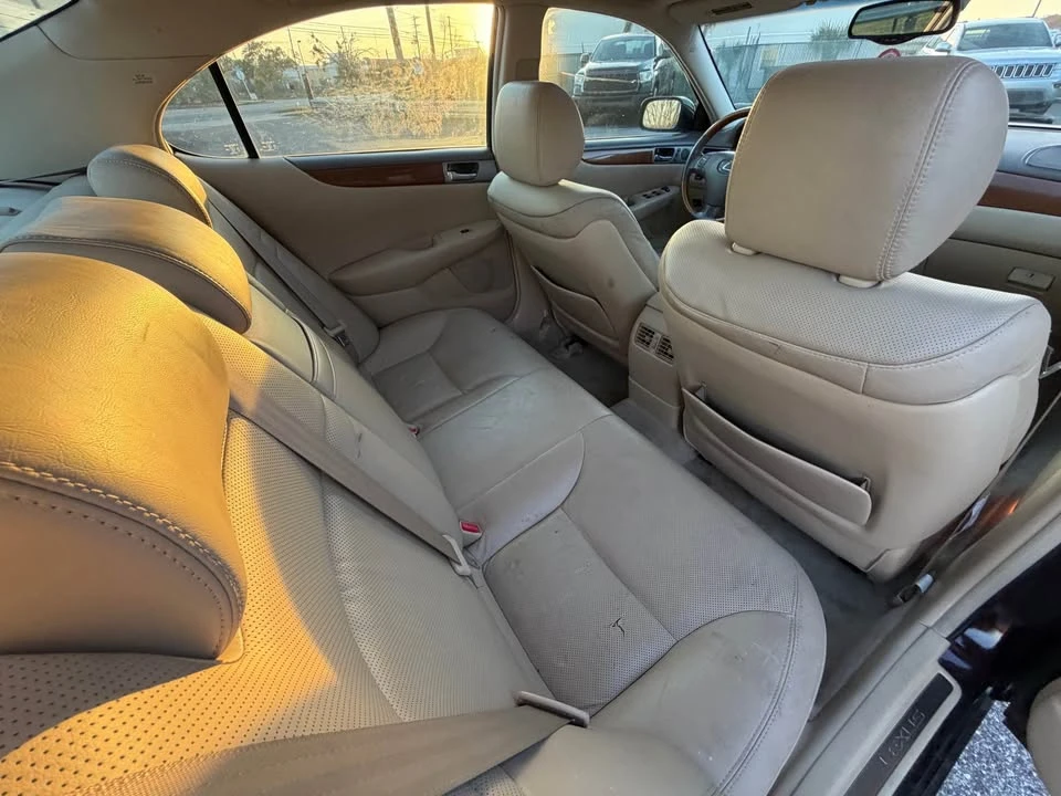 2005 Lexus ES 3rd Gen - Image 15 of 18