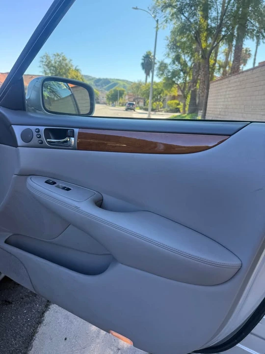 2005 Lexus ES 4th Gen - Image 9 of 13