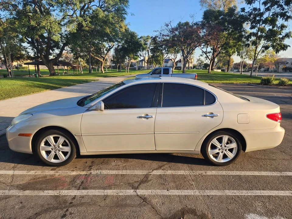 2005 Lexus ES 3rd Gen - Image 3 of 12