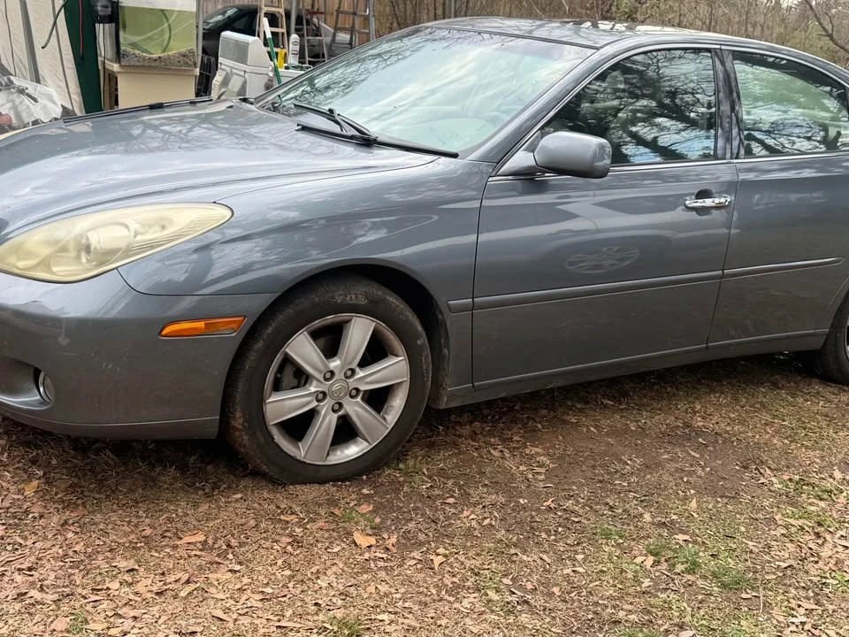 2005 Lexus ES 4th Gen - Image 2 of 3