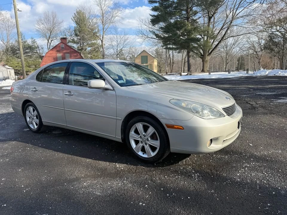 2005 Lexus ES 4th Gen - Image 2 of 16