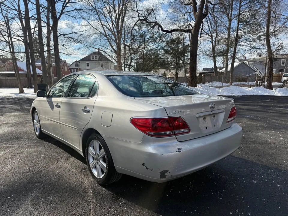 2005 Lexus ES 4th Gen - Image 8 of 16