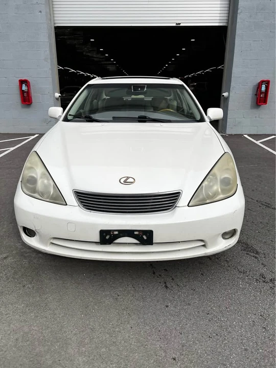 2005 Lexus ES 4th Gen - Image 2 of 10
