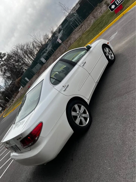 2005 Lexus ES 4th Gen - Image 4 of 10