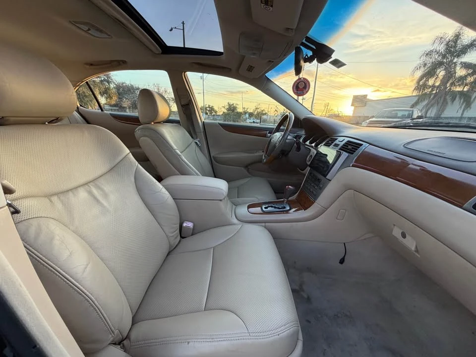 2005 Lexus ES 3rd Gen - Image 16 of 18