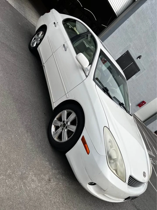 2005 Lexus ES 4th Gen - Image 3 of 10