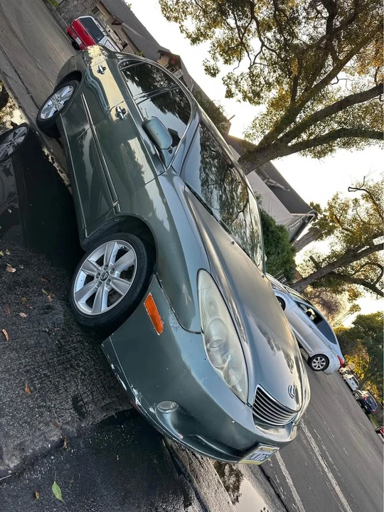 2005 Lexus ES 3rd Gen - Image 4 of 9