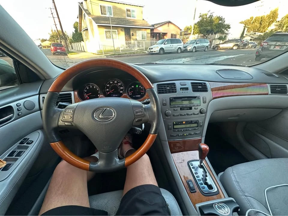 2005 Lexus ES 3rd Gen - Image 6 of 9