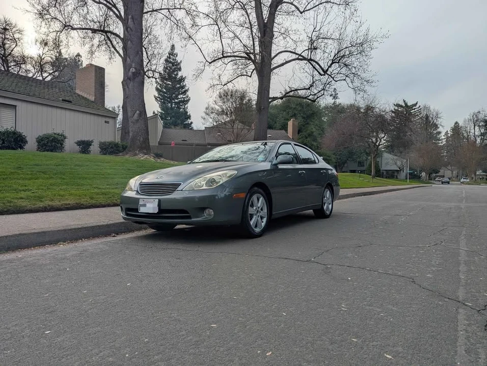 2005 Lexus ES 4th Gen - Image 2 of 11