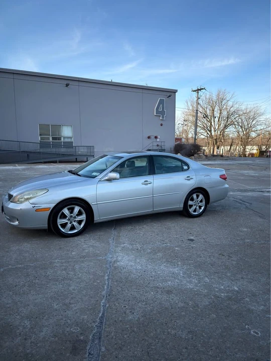 2005 Lexus ES 4th Gen - Image 4 of 14