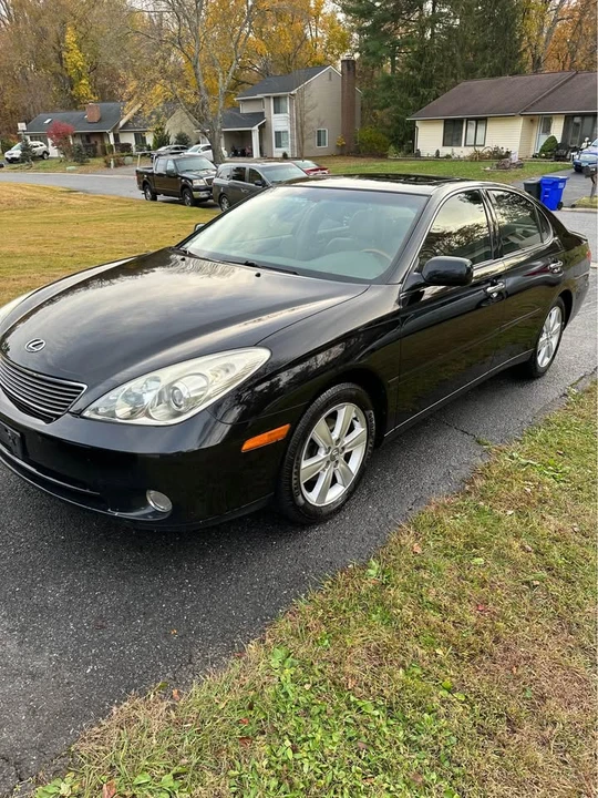 2005 Lexus ES 4th Gen - Image 2 of 13