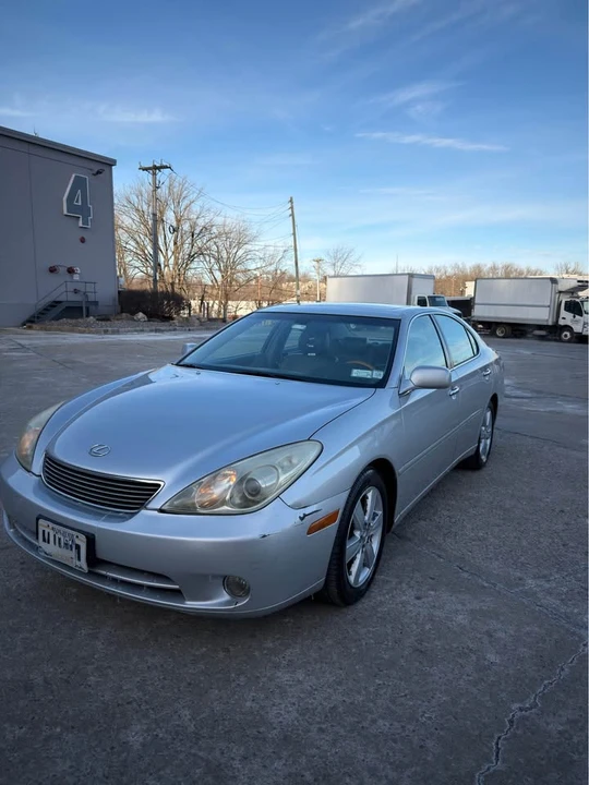 2005 Lexus ES 4th Gen - Image 2 of 14