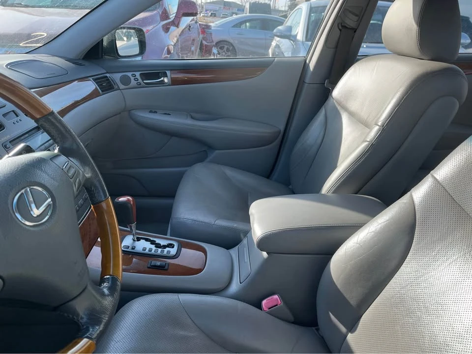 2005 Lexus ES 3rd Gen - Image 2 of 6