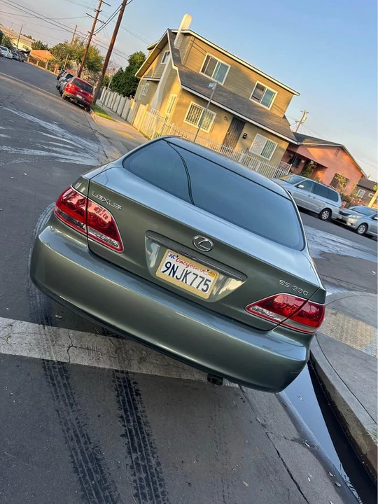 2005 Lexus ES 3rd Gen - Image 5 of 9