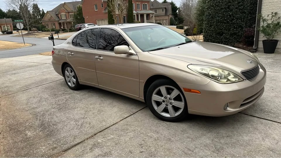 2005 Lexus ES 3rd Gen - Image 2 of 9