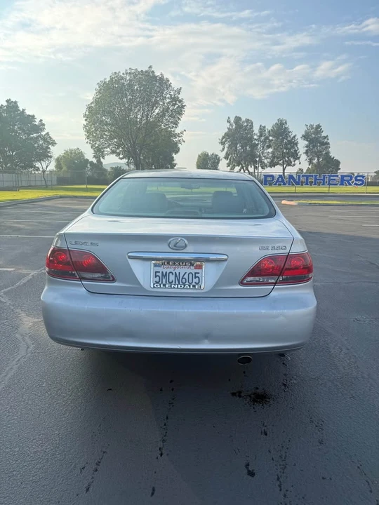 2005 Lexus ES 3rd Gen - Image 3 of 13