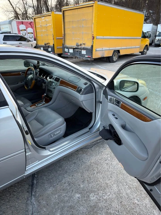2005 Lexus ES 4th Gen - Image 7 of 14