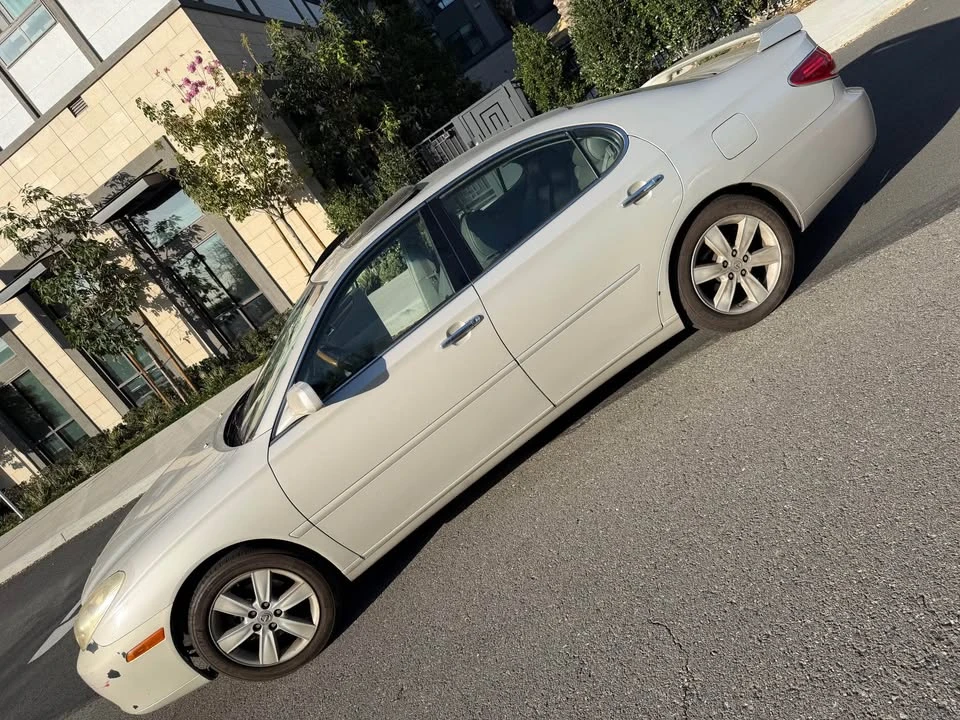 2005 Lexus ES 4th Gen - Image 4 of 6