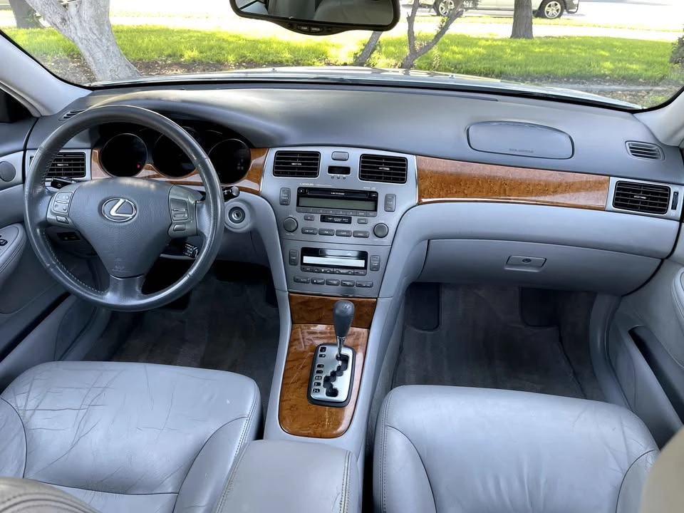 2005 Lexus ES 4th Gen - Image 8 of 11