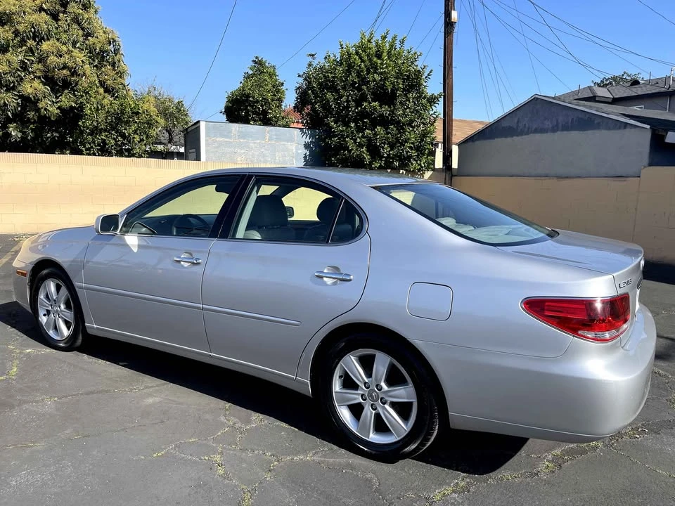 2005 Lexus ES 4th Gen - Image 4 of 11