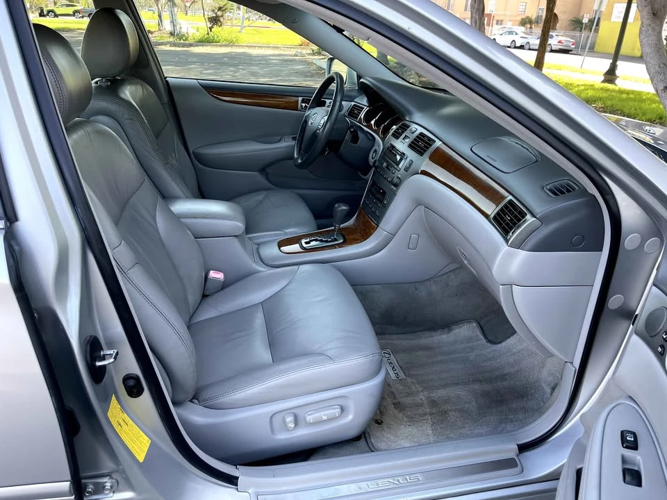 2005 Lexus ES 4th Gen - Image 7 of 11