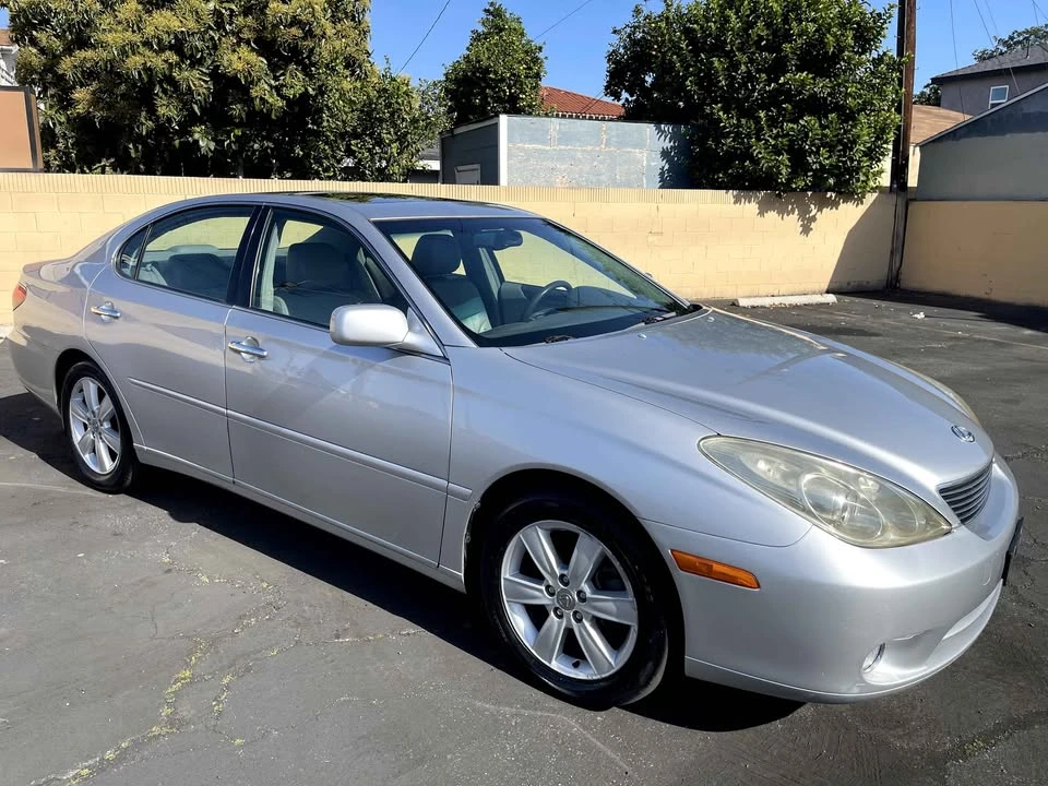 2005 Lexus ES 4th Gen - Image 2 of 11