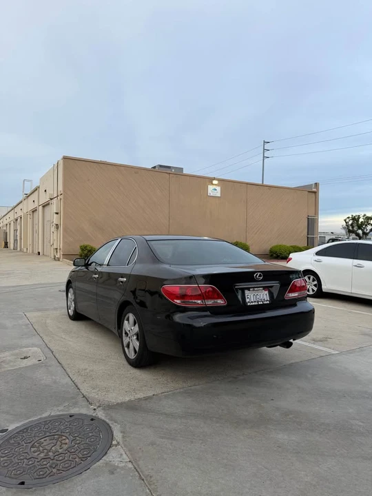2005 Lexus ES 3rd Gen - Image 3 of 18