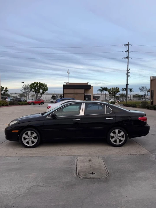 2005 Lexus ES 3rd Gen - Image 4 of 18
