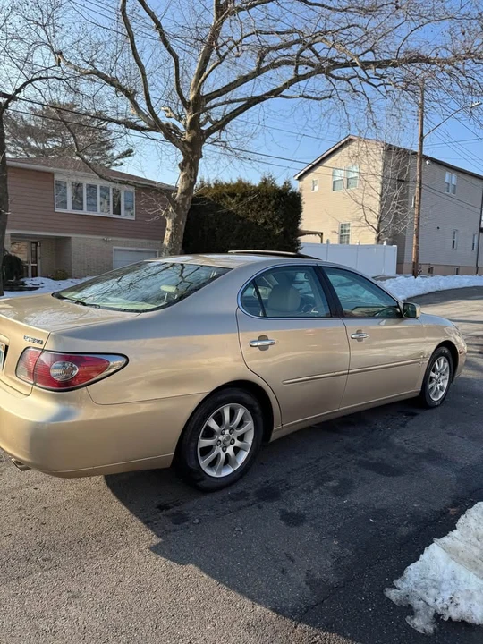 2005 Lexus ES 4th Gen - Image 4 of 9