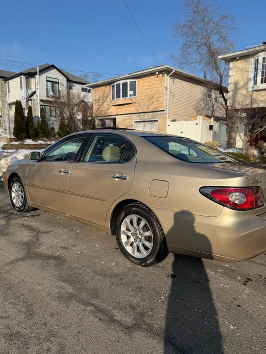 2005 Lexus ES 4th Gen - Image 3 of 9