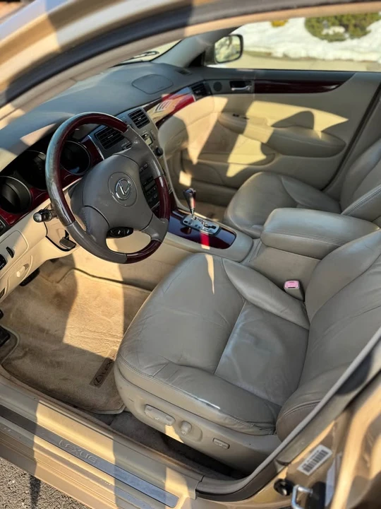 2005 Lexus ES 4th Gen - Image 5 of 9