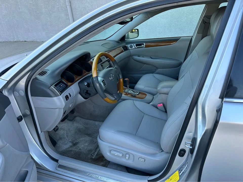 2005 Lexus ES 3rd Gen - Image 9 of 17