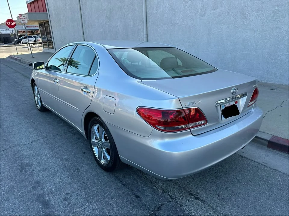 2005 Lexus ES 3rd Gen - Image 8 of 17