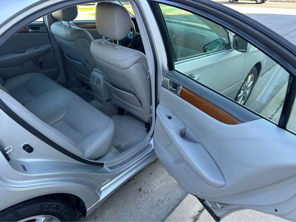 2005 Lexus ES 3rd Gen - Image 14 of 17