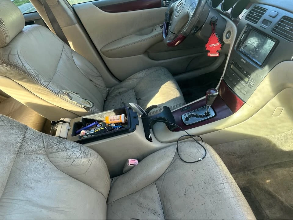 2005 Lexus ES 4th Gen - Image 4 of 4