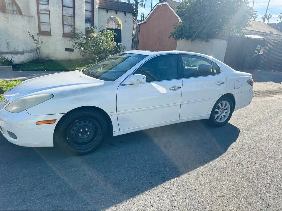 2005 Lexus ES 4th Gen - Image 2 of 4