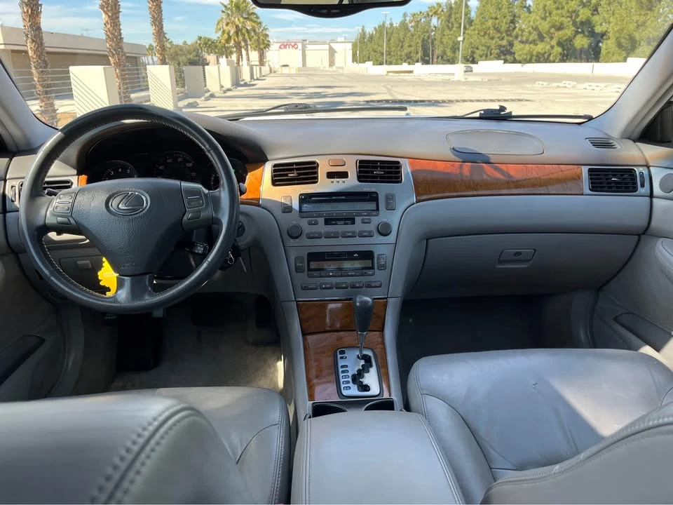2005 Lexus ES 4th Gen - Image 16 of 18