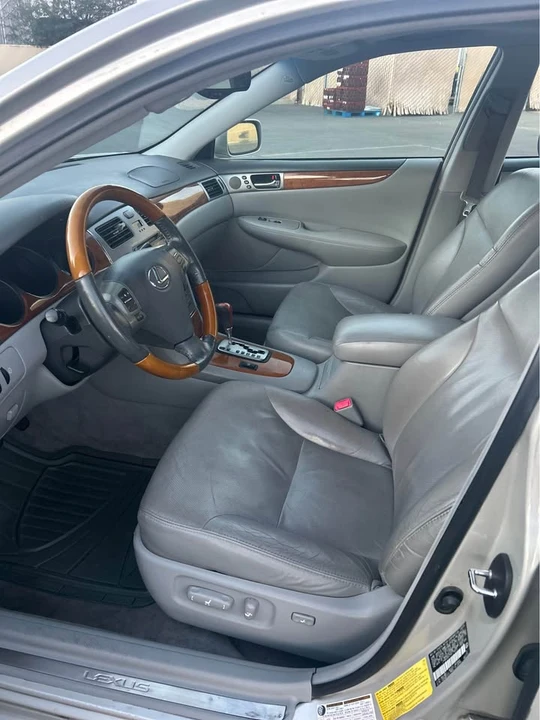 2005 Lexus ES 4th Gen - Image 5 of 10
