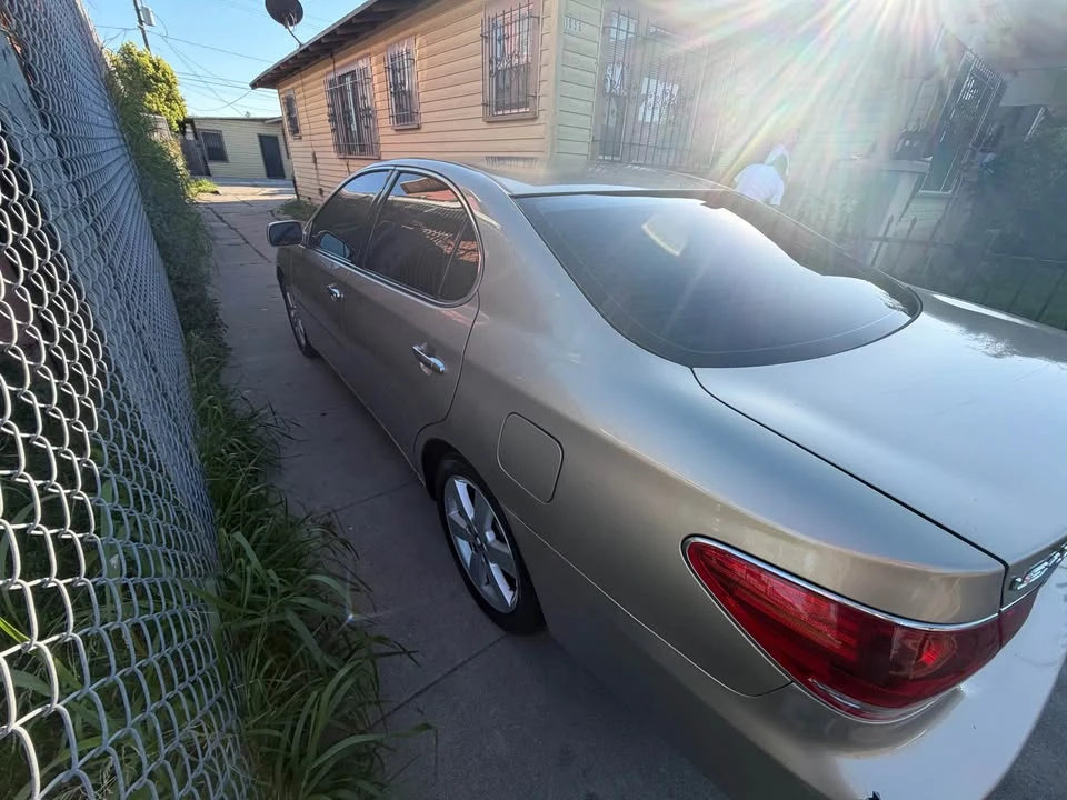 2005 Lexus ES 4th Gen - Image 4 of 4